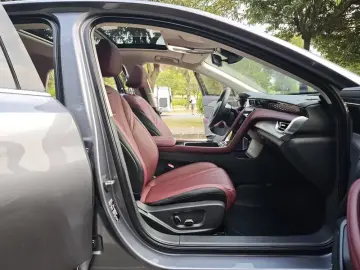 2024 Hongqi H5 с пробегом 17 000 км