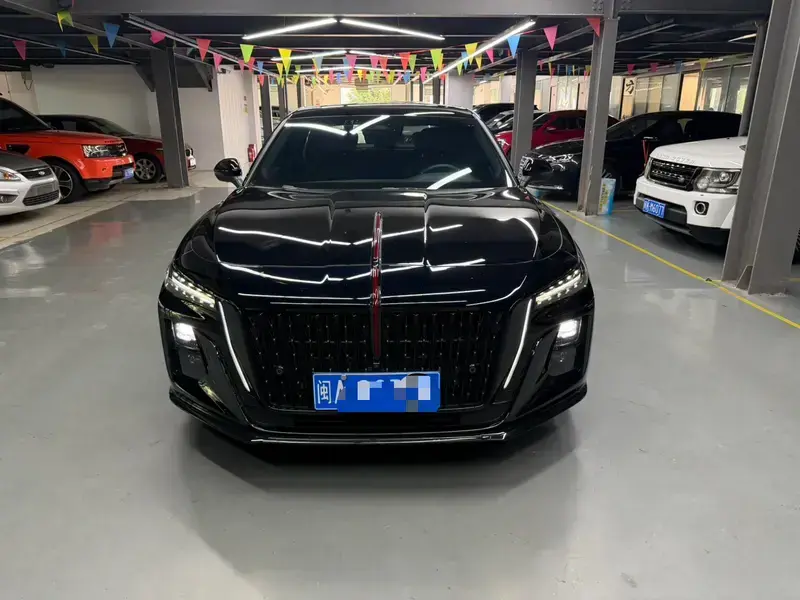 2025 Hongqi H5 с пробегом 28 000 км
