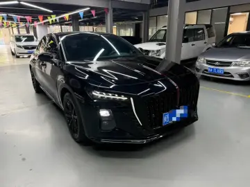 2025 Hongqi H5 с пробегом 28 000 км