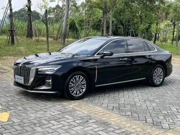 2025 Hongqi H5 с пробегом 27 700 км