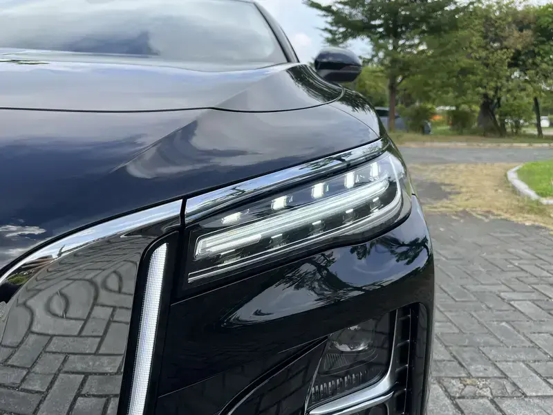 2025 Hongqi H5 с пробегом 27 700 км
