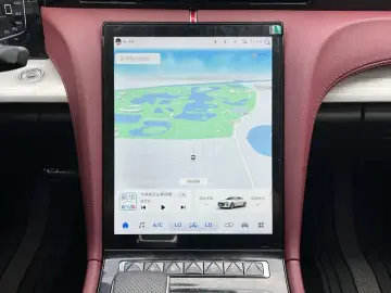 2025 Hongqi H5 с пробегом 27 700 км