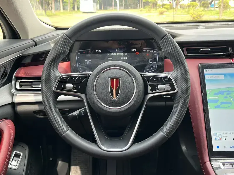 2025 Hongqi H5 с пробегом 27 700 км