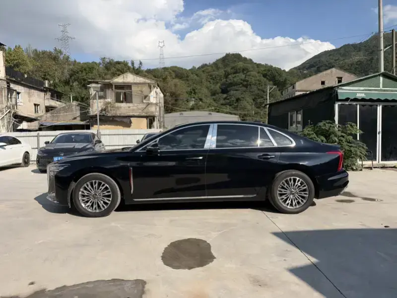 2023 Hongqi H5 с пробегом 51 100 км