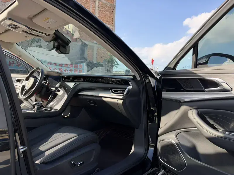 2023 Hongqi H5 с пробегом 51 100 км