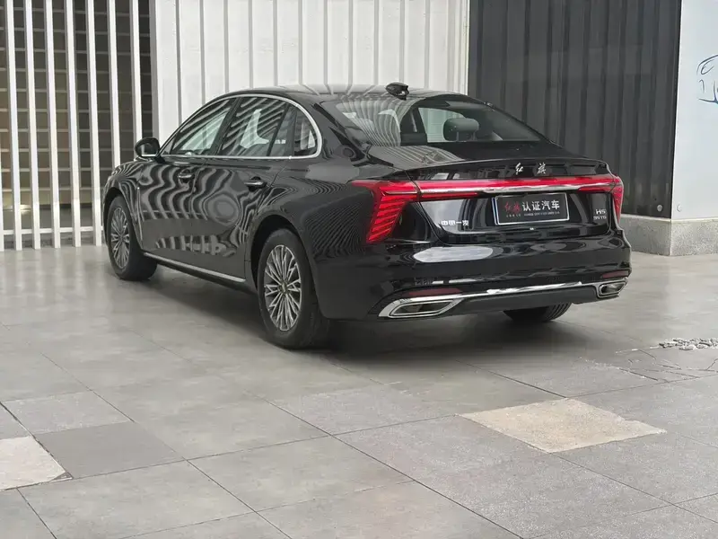 2024 Hongqi H5 с пробегом 57 000 км