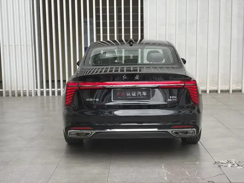 2024 Hongqi H5 с пробегом 57 000 км