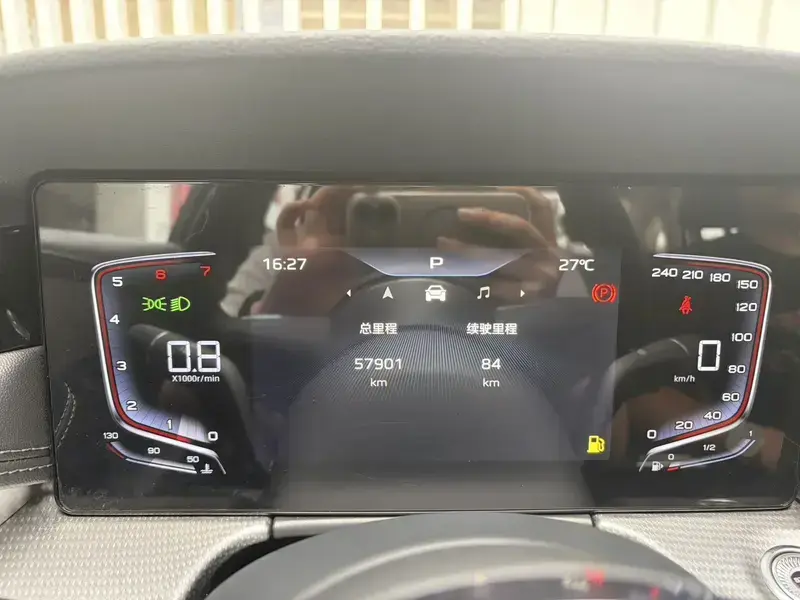 2024 Hongqi H5 с пробегом 57 000 км