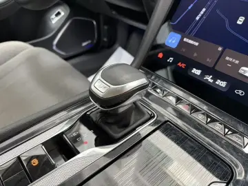 2024 Hongqi H5 с пробегом 57 000 км