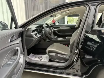 2024 Hongqi H5 с пробегом 57 000 км