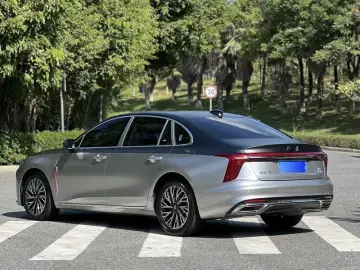 2024 Hongqi H5 с пробегом 25 000 км