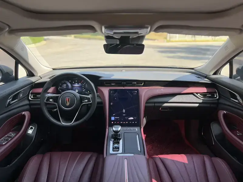 2024 Hongqi H5 с пробегом 25 000 км