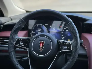 2024 Hongqi H5 с пробегом 25 000 км
