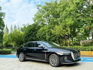 2024 Hongqi H5 с пробегом 20 000 км