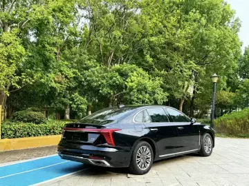 2024 Hongqi H5 с пробегом 20 000 км