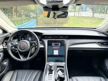 2024 Hongqi H5 с пробегом 20 000 км