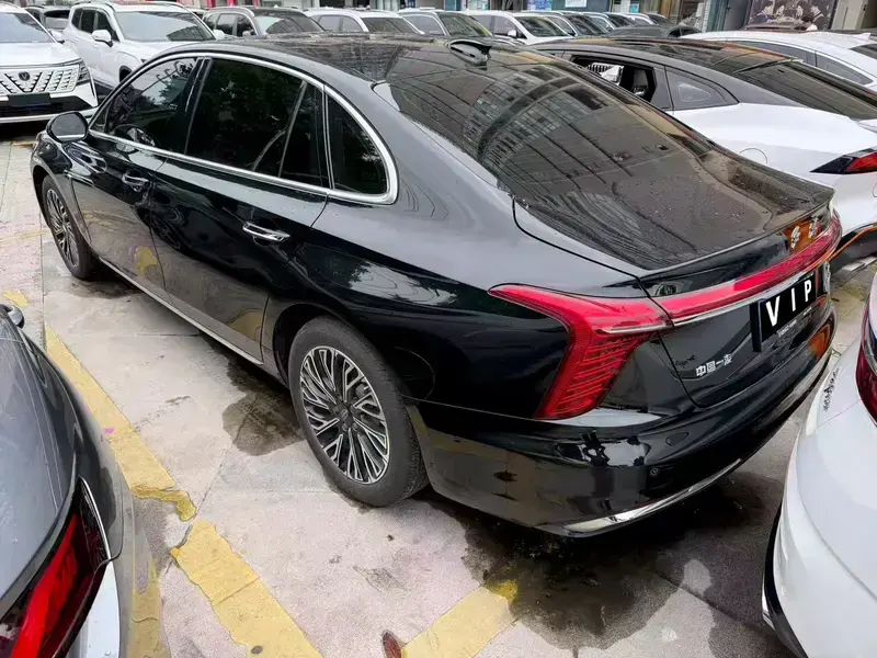 2024 Hongqi H5 с пробегом 27 200 км