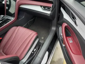 2024 Hongqi H5 с пробегом 27 200 км