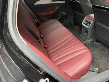 2024 Hongqi H5 с пробегом 27 200 км