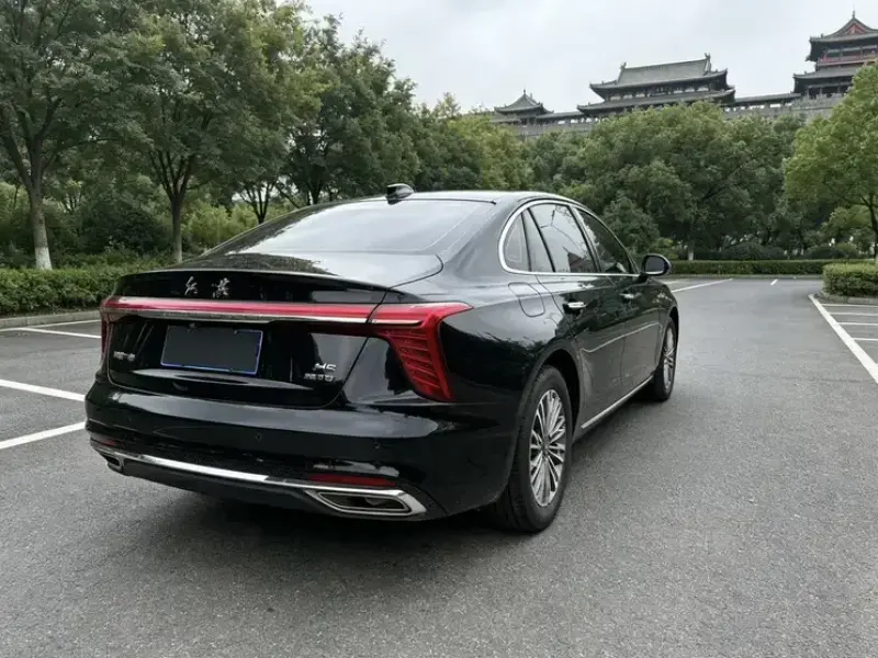 2023 Hongqi H5 с пробегом 43 200 км