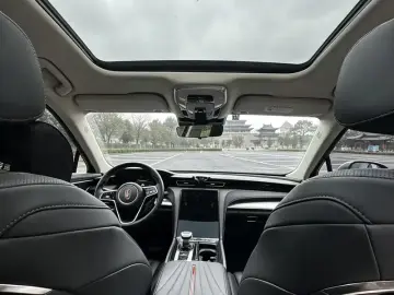 2023 Hongqi H5 с пробегом 43 200 км