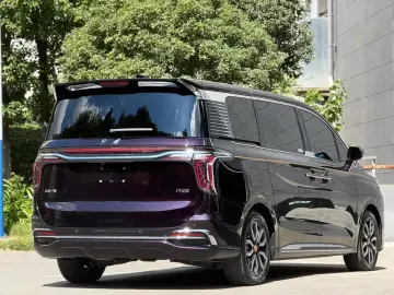 2022 Hongqi HQ9 с пробегом 49 000 км