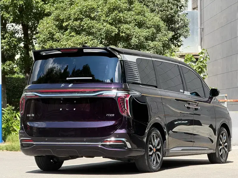 2022 Hongqi HQ9 с пробегом 49 000 км