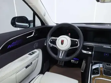 2020 Hongqi E-HS9 с пробегом 41 300 км