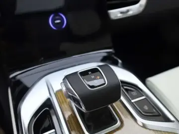2020 Hongqi E-HS9 с пробегом 41 300 км