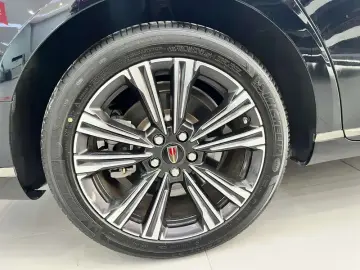 2024 Hongqi H9 с пробегом 4 000 км