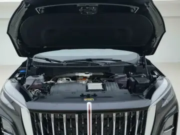 2025 Hongqi HS3 с пробегом 7 000 км