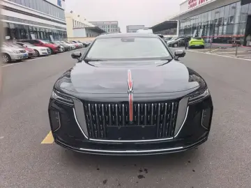 2025 Hongqi H9 с пробегом 20 000 км