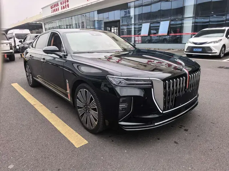2025 Hongqi H9 с пробегом 20 000 км