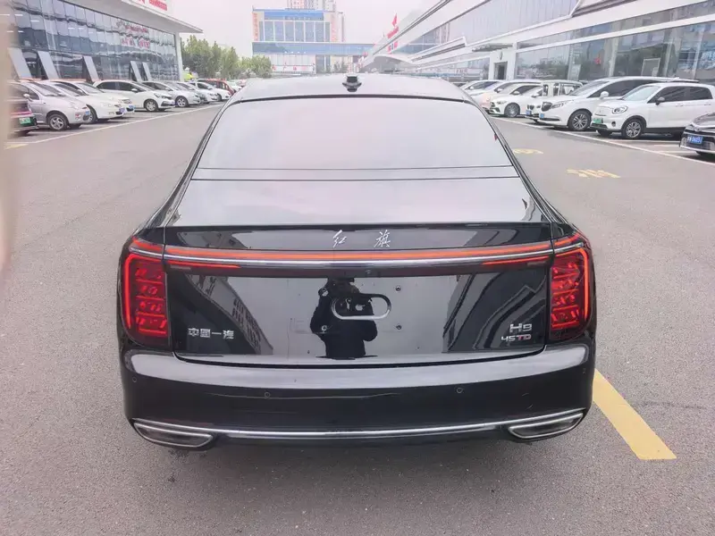 2025 Hongqi H9 с пробегом 20 000 км