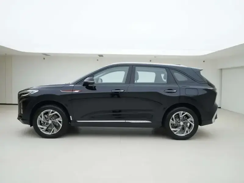 2025 Hongqi HS3 с пробегом 10 000 км