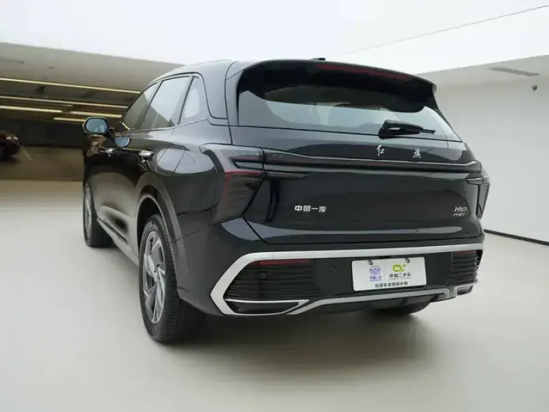 2025 Hongqi HS3 с пробегом 10 000 км