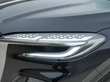 2025 Hongqi HS3 с пробегом 10 000 км