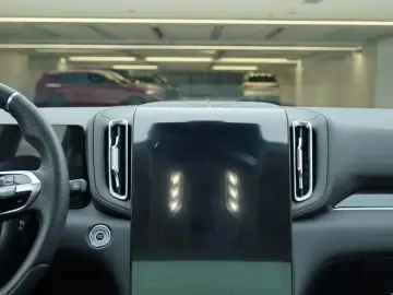 2025 Hongqi HS3 с пробегом 10 000 км