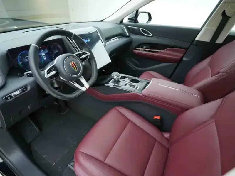 2025 Hongqi HS3 с пробегом 10 000 км