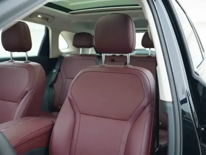 2025 Hongqi HS3 с пробегом 10 000 км