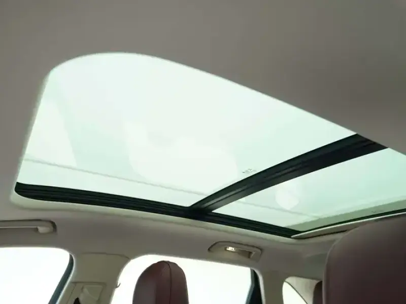 2025 Hongqi HS3 с пробегом 10 000 км