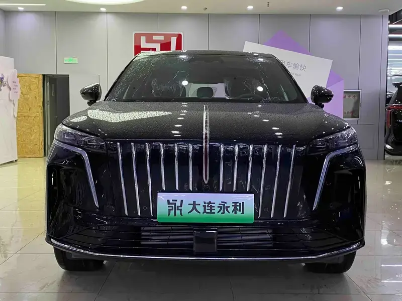 2026 Hongqi HS6 с пробегом 900 км