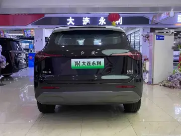 2026 Hongqi HS6 с пробегом 900 км