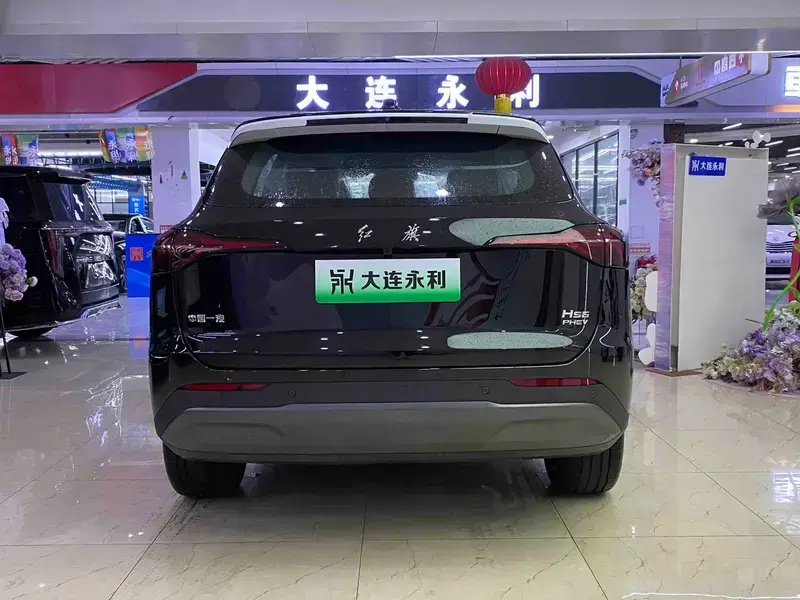 2026 Hongqi HS6 с пробегом 900 км