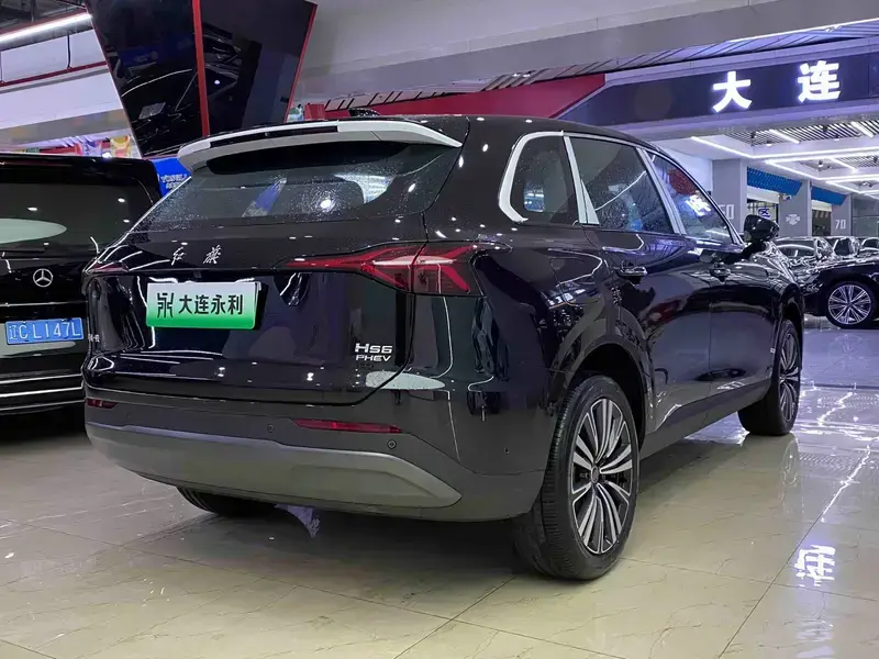 2026 Hongqi HS6 с пробегом 900 км