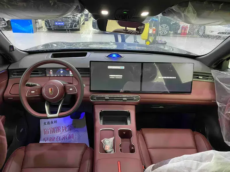 2026 Hongqi HS6 с пробегом 900 км