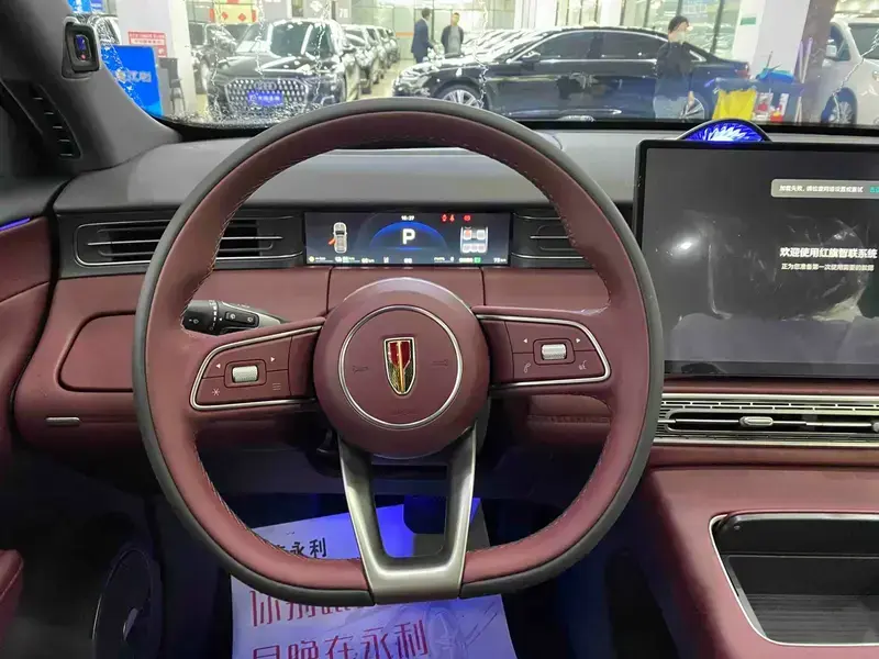 2026 Hongqi HS6 с пробегом 900 км