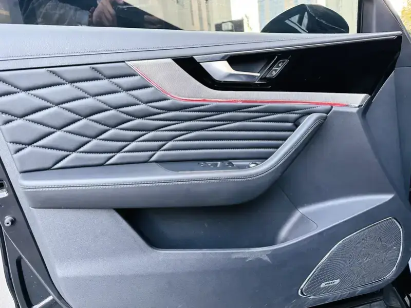 2022 Hongqi HS5 с пробегом 40 000 км