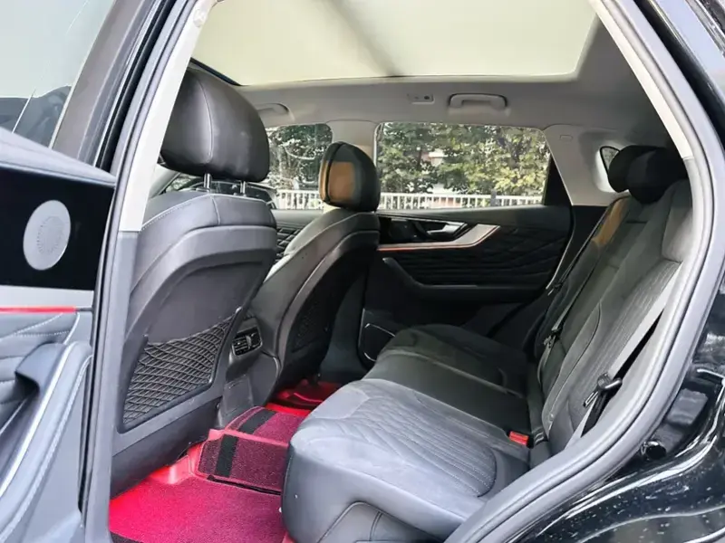 2022 Hongqi HS5 с пробегом 40 000 км