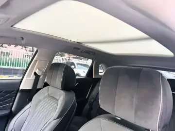 2022 Hongqi HS5 с пробегом 40 000 км